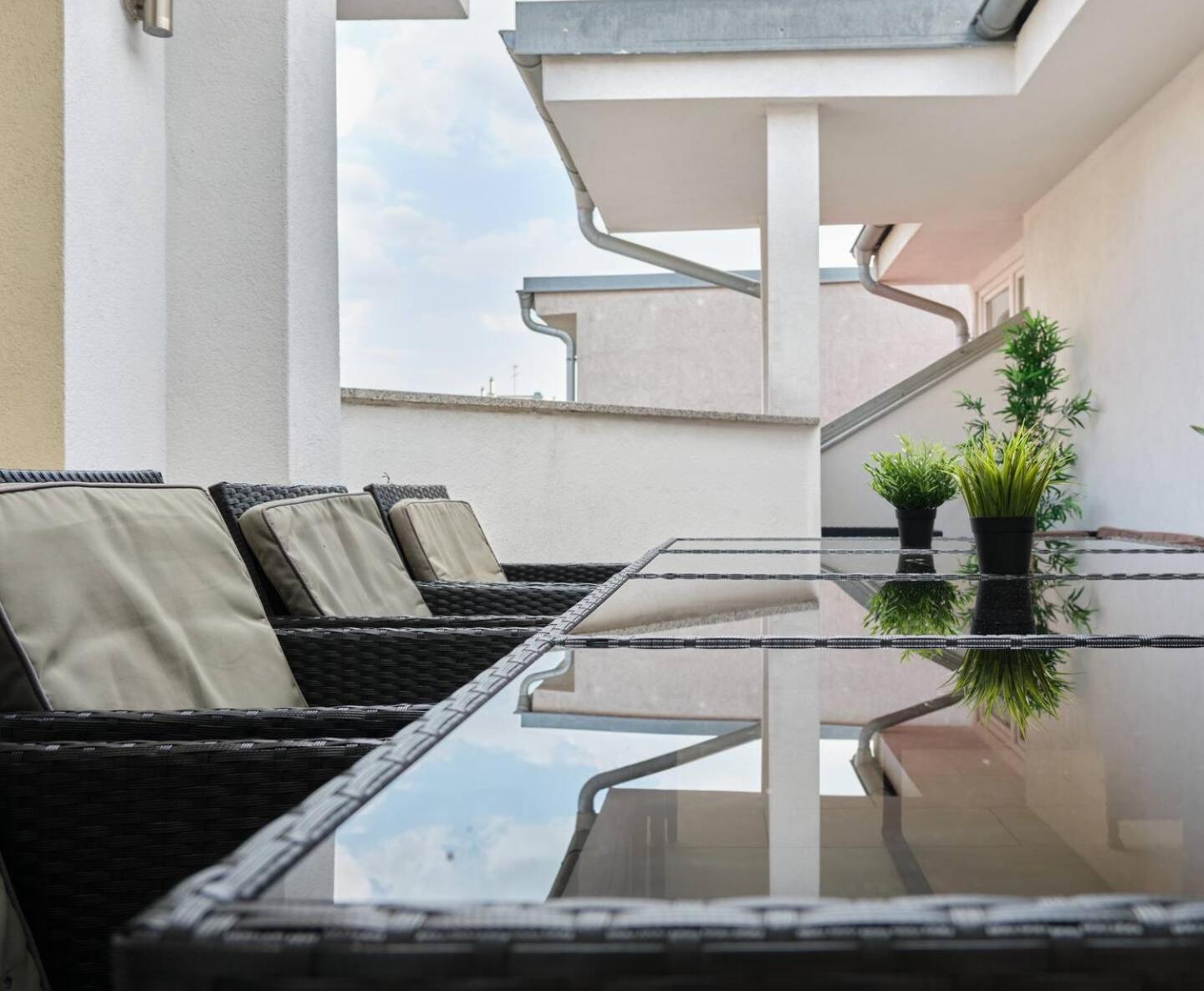 Apartments I 5 Minutes To Metro Viena Exterior foto